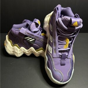 Women's Adidas Exhibit B Candace Parker Mid Top Basketball Shoes GZ2377 Sz: 6.5